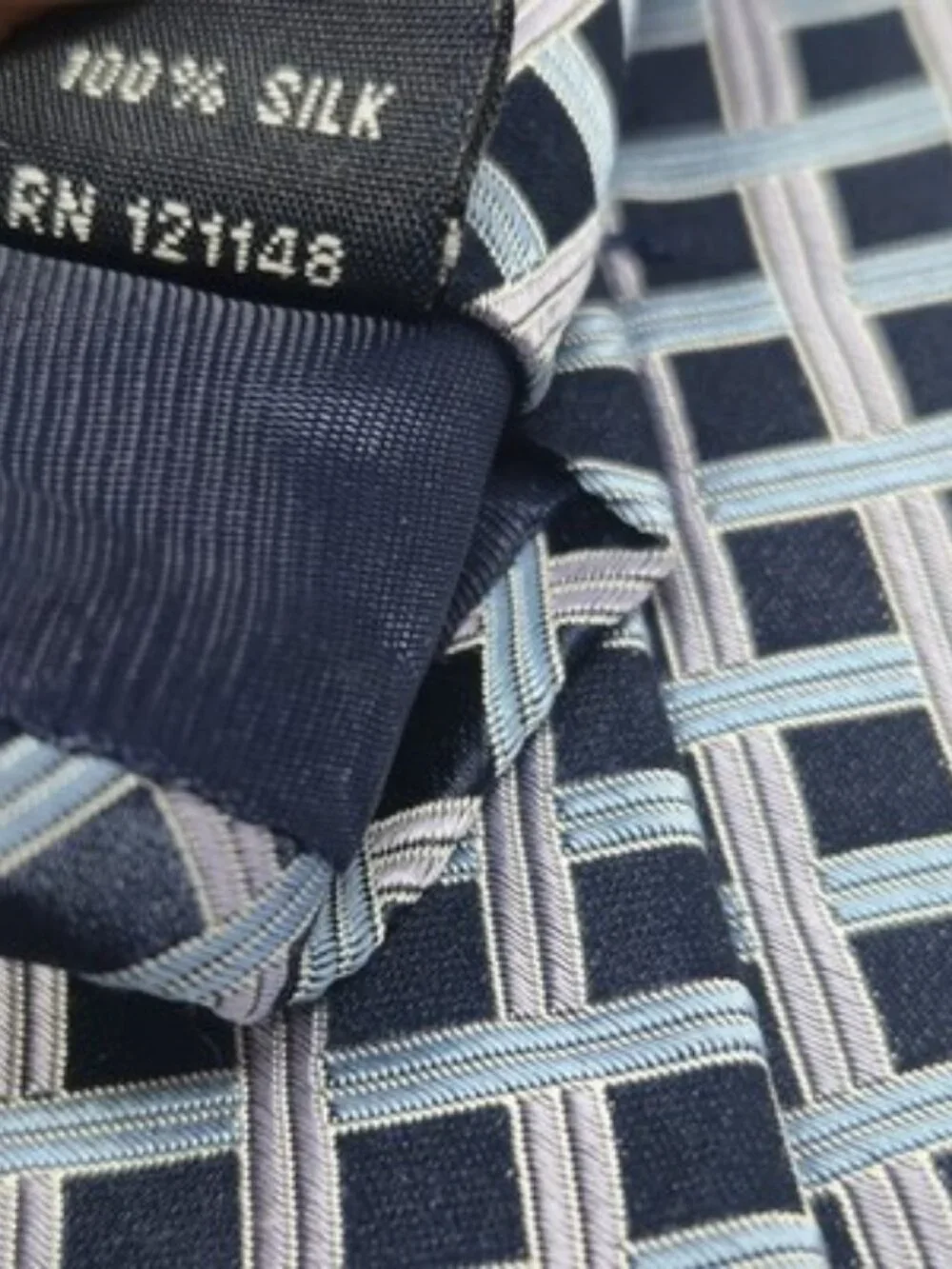 ​Vintage IZOD 100% Silk Tie Blue Grey Geometric Shannon Grid Pattern 3.5